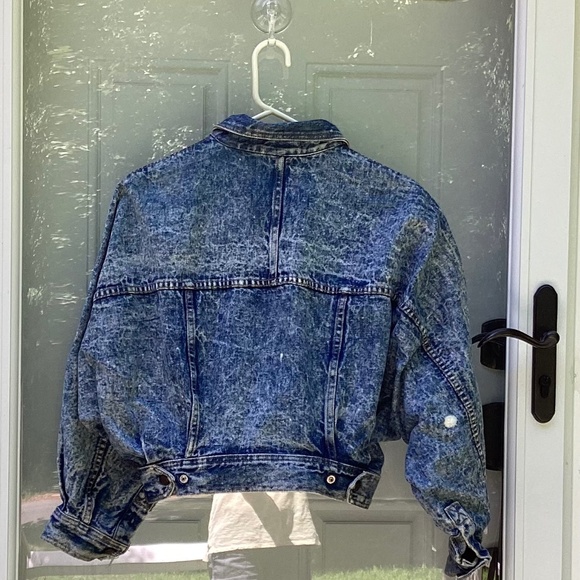 Vintage 80’s/90’s GUESS Denim/Jean jacket, cropped.  Women, size L - Picture 2 of 8